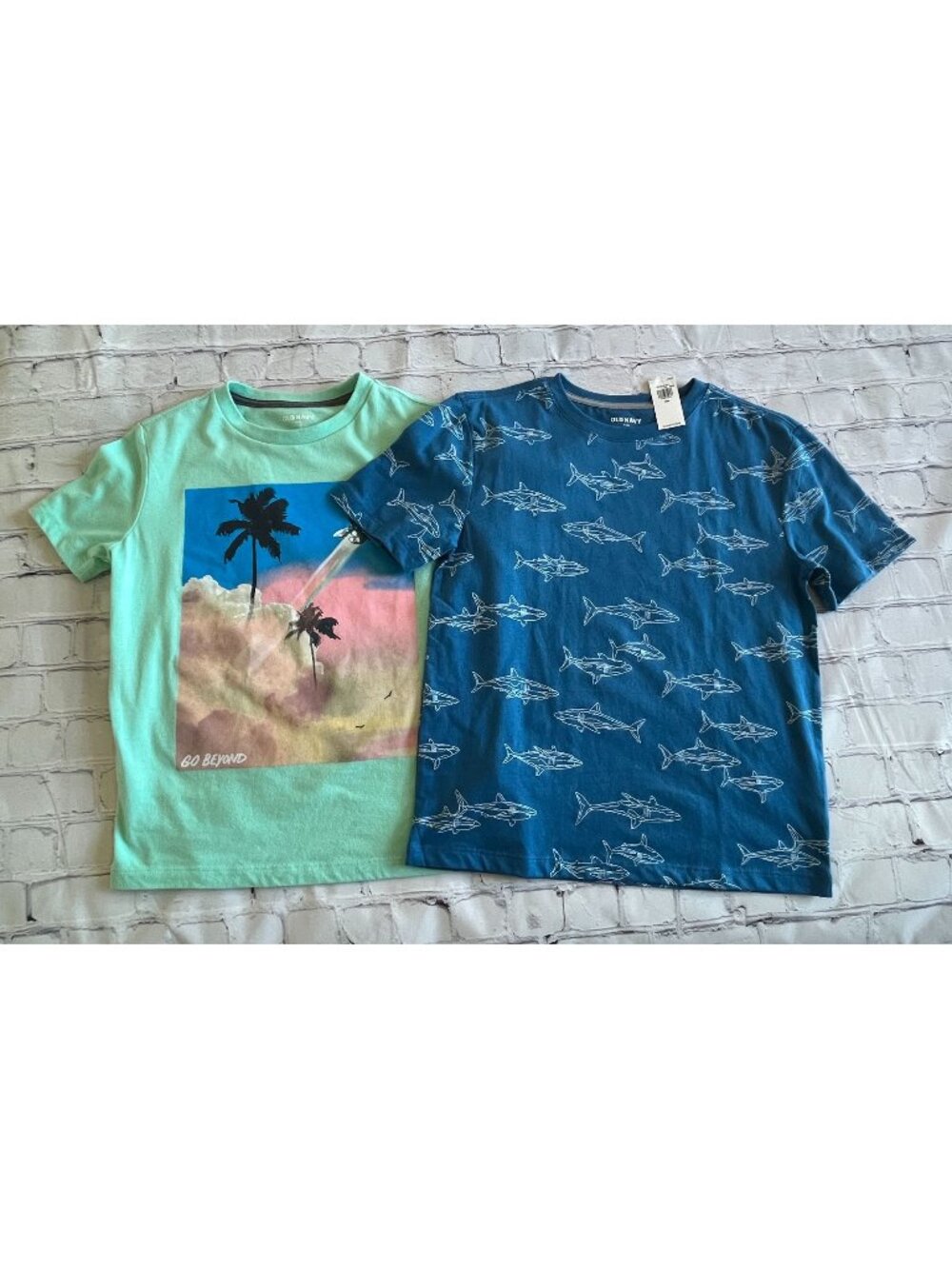 Old Navy T-Shirts - BOY'S LOT OF 2 - SIZE 8